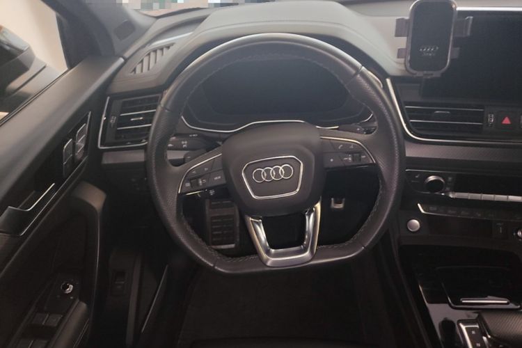 Used Audi Q5L 2025 quattro 45th Anniversary Edition 45 TFSI Luxury Dynamic Model Steering Wheel