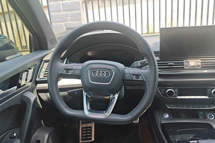 Used Audi Q5L 2025 45 TFSI Luxury Dynamic Edition Steering Wheel