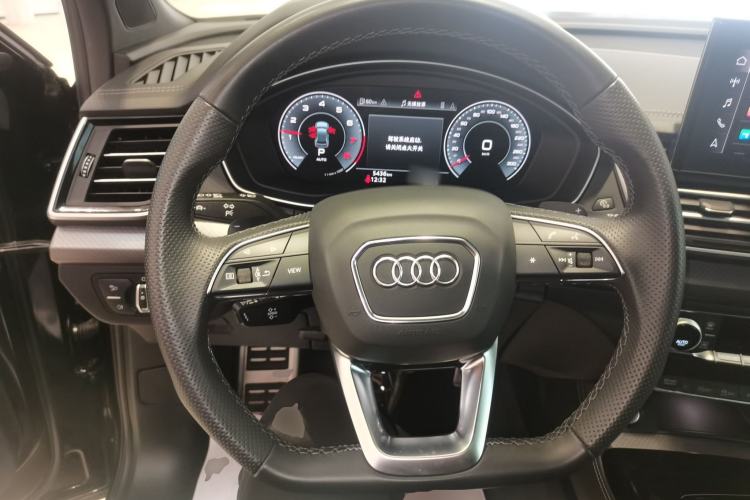 Used Audi Q5L 2025 quattro 45th Anniversary Edition 45 TFSI Luxury Dynamic Model Steering Wheel