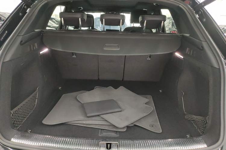Used Audi Q5L 2025 40 TFSI Luxury Dynamic Edition Trunk