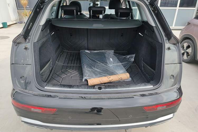Used Audi Q5L 2025 40 TFSI Fashionable and Dynamic Edition Trunk