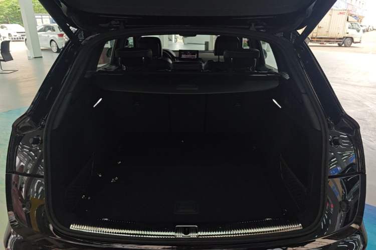 Used Audi Q5L 2025 45 TFSI Prestige Dynamic Edition Trunk