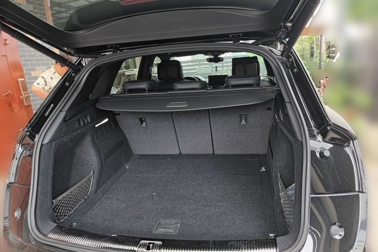 Used Audi Q5L 2025 40 TFSI Luxury Dynamic Edition Trunk