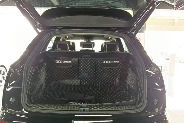 Used Audi Q5L 2025 40 TFSI Luxury Dynamic Edition Trunk