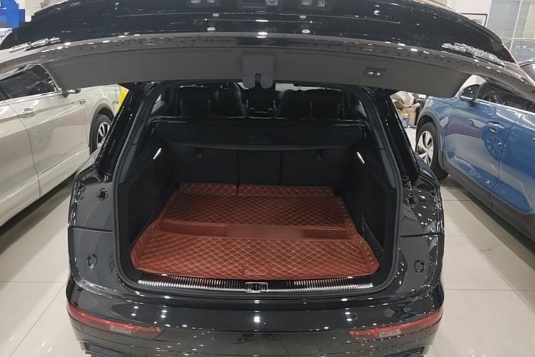 Used Audi Q5L 2025 40 TFSI Luxury Dynamic Edition Trunk