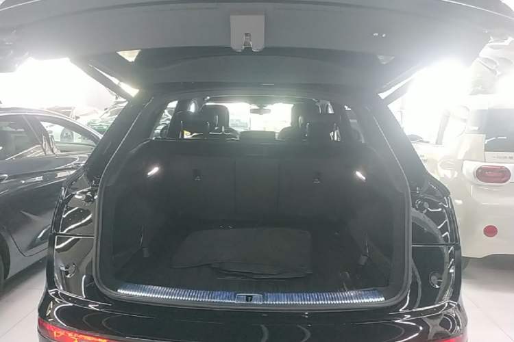 Used Audi Q5L 2025 quattro 45th Anniversary Edition 40 TFSI Luxury Dynamic Model Trunk