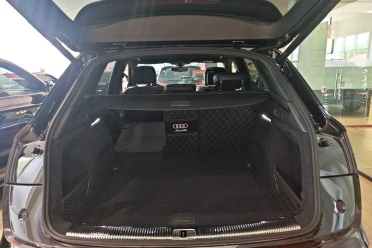 Used Audi Q5L 2025 quattro 45th Anniversary Edition 40 TFSI Luxury Dynamic Model Trunk