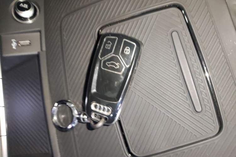 Used Audi Q5L 2025 45 TFSI Luxury Dynamic Edition Vehicle Key
