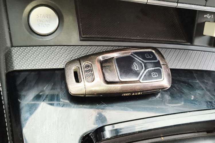 Used Audi Q5L 2025 40 TFSI Luxury Dynamic Edition Vehicle Key
