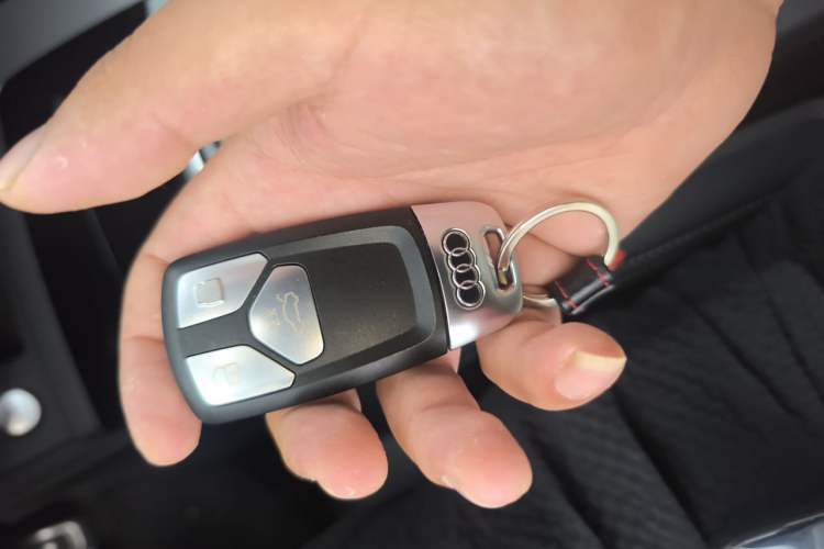 Used Audi Q5L 2025 45 TFSI Luxury Dynamic Edition Vehicle Key
