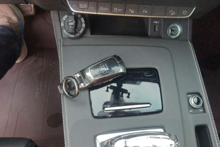 Used Audi Q5L 2025 45 TFSI Luxury Dynamic Edition Vehicle Key