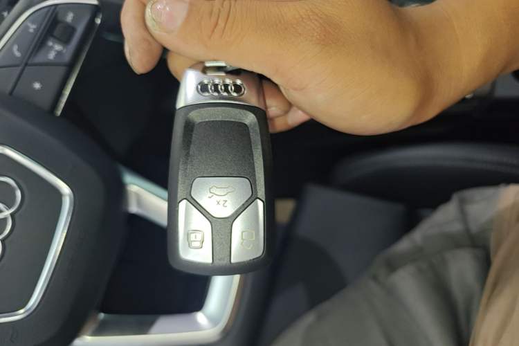 Used Audi Q5L 2025 45 TFSI Prestige Dynamic Edition Vehicle Key
