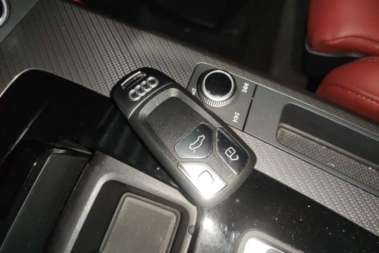Used Audi Q5L 2025 quattro 45th Anniversary Edition 45 TFSI Luxury Dynamic Model Vehicle Key