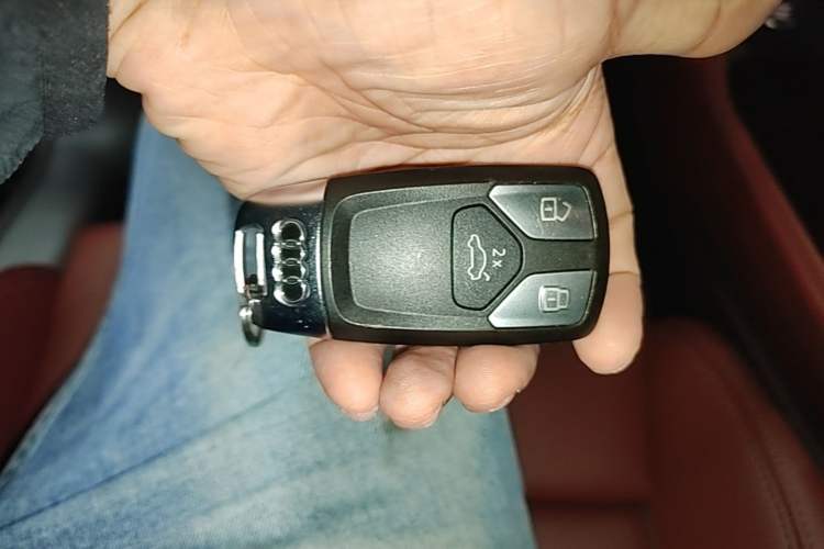 Used Audi Q5L 2025 40 TFSI Luxury Dynamic Edition Vehicle Key