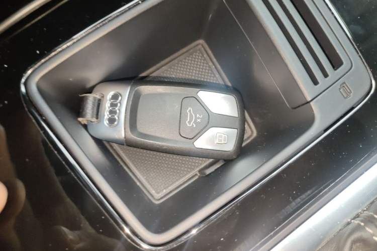 Used Audi Q5L 2025 40 TFSI Luxury Dynamic Edition Vehicle Key
