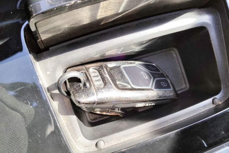 Used Audi Q5L 2025 40 TFSI Luxury Dynamic Edition Vehicle Key