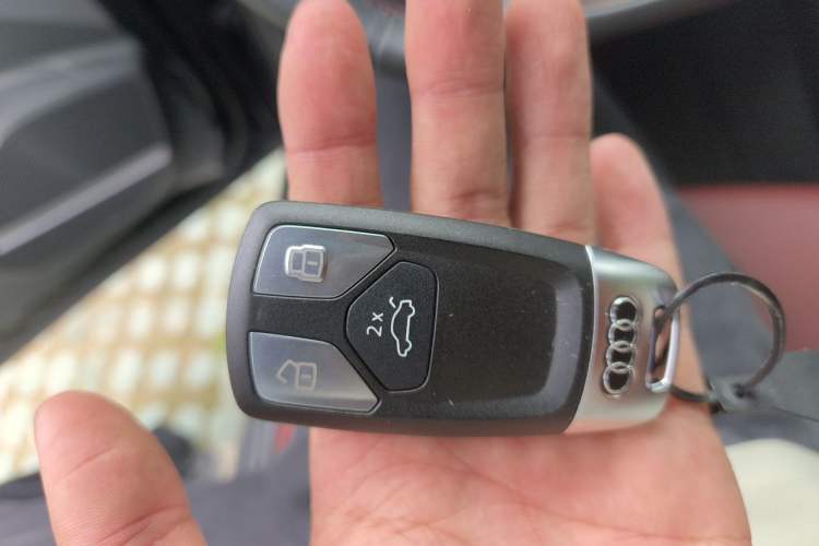 Used Audi Q5L 2025 45 TFSI Luxury Dynamic Edition Vehicle Key