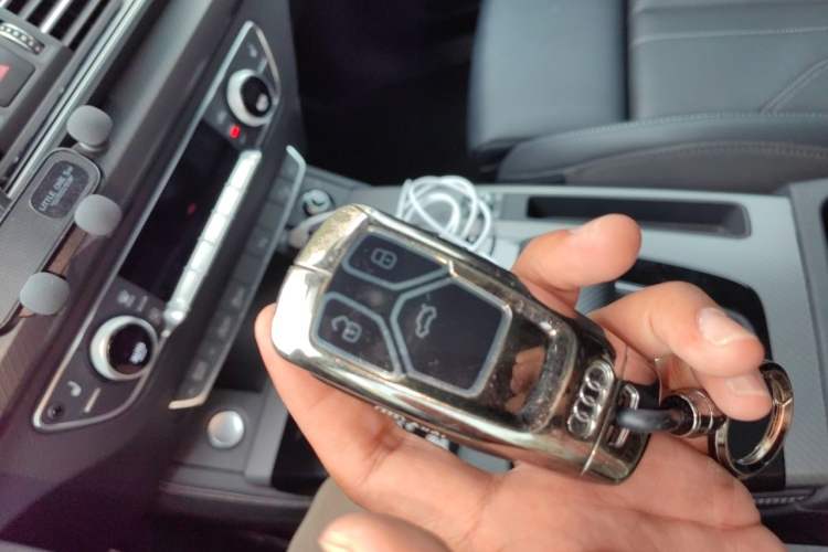 Used Audi Q5L 2025 40 TFSI Luxury Dynamic Edition Vehicle Key
