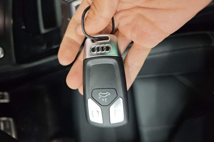 Used Audi Q5L 2025 40 TFSI Luxury Dynamic Edition Vehicle Key