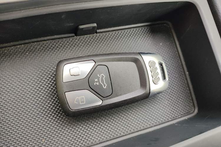 Used Audi Q5L 2025 quattro 45th Anniversary Edition 45 TFSI Prestige Dynamic Model Vehicle Key
