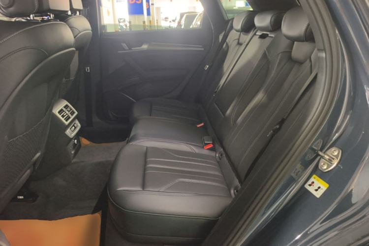 Used Audi Q5L 2025 quattro 45th Anniversary Edition 40 TFSI Luxury Dynamic Model Left Rear Seat