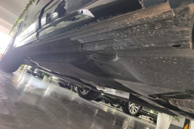 Used Audi Q5L 2025 quattro 45th Anniversary Edition 40 TFSI Luxury Dynamic Model Left Side Sill
