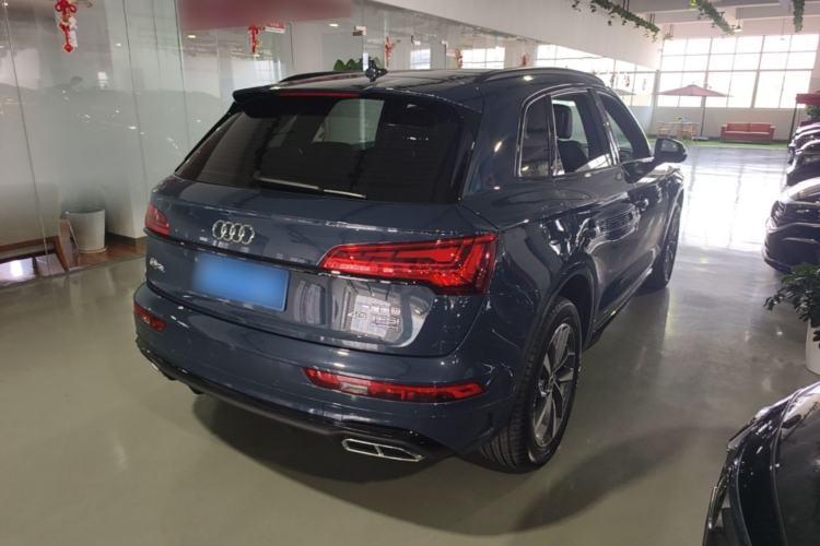 Used Audi Q5L 2025 quattro 45th Anniversary Edition 40 TFSI Luxury Dynamic Model Rear Right 45 Deg