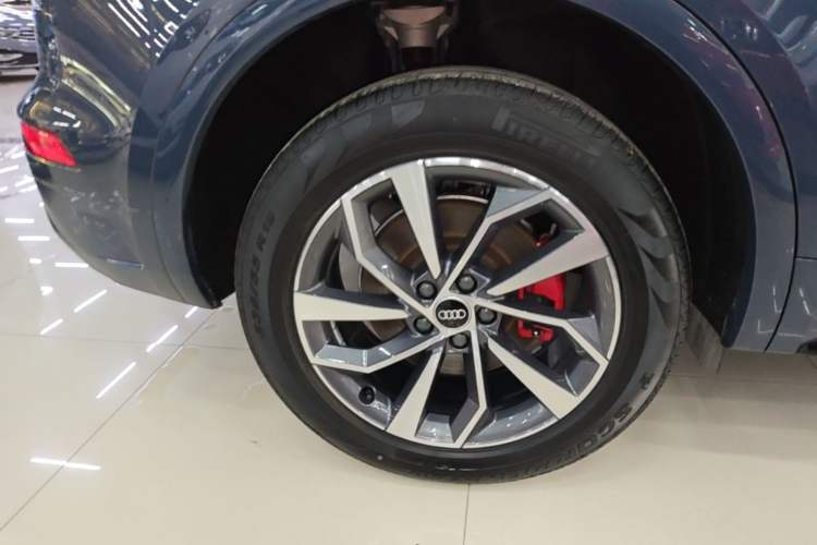 Used Audi Q5L 2025 40 TFSI Luxury Dynamic Edition Right Rear Wheel Hub