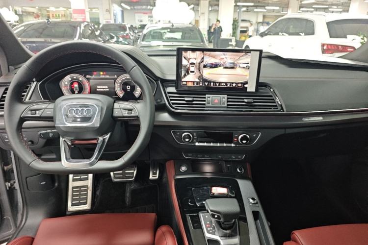 Used Audi Q5L 2025 quattro 45th Anniversary Edition 40 TFSI Luxury Dynamic Model Center Console