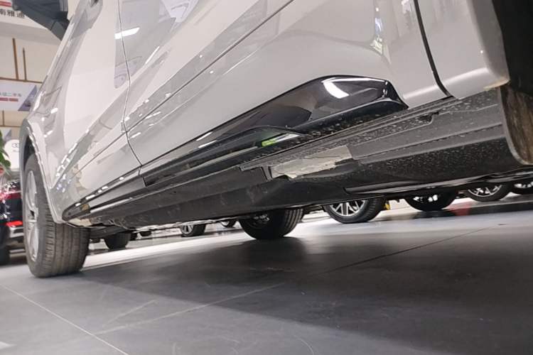 Used Audi Q5L 2025 quattro 45th Anniversary Edition 40 TFSI Luxury Dynamic Model Chassis Rear Left