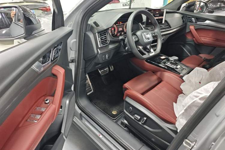 Used Audi Q5L 2025 quattro 45th Anniversary Edition 40 TFSI Luxury Dynamic Model Driver Seat