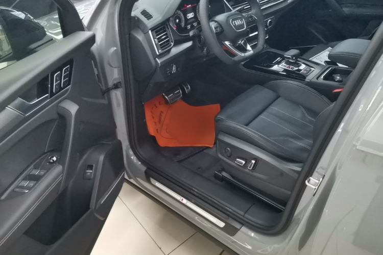 Used Audi Q5L 2025 45 TFSI Luxury Dynamic Edition Driver Seat