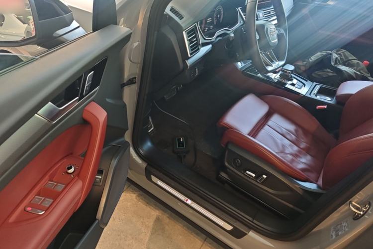 Used Audi Q5L 2025 40 TFSI Luxury Dynamic Edition Driver Seat