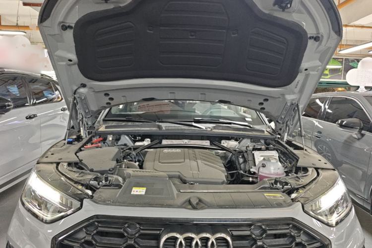 Used Audi Q5L 2025 quattro 45th Anniversary Edition 40 TFSI Luxury Dynamic Model Engine Bay