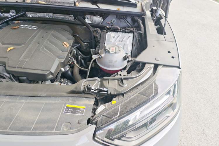 Used Audi Q5L 2025 quattro 45th Anniversary Edition 45 TFSI Luxury Dynamic Model Engine Bay Left