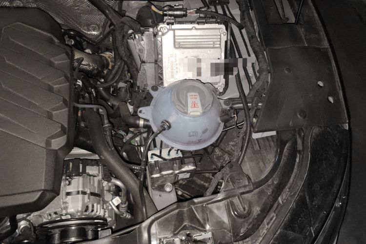 Used Audi Q5L 2025 40 TFSI Luxury Dynamic Edition Engine Bay Left