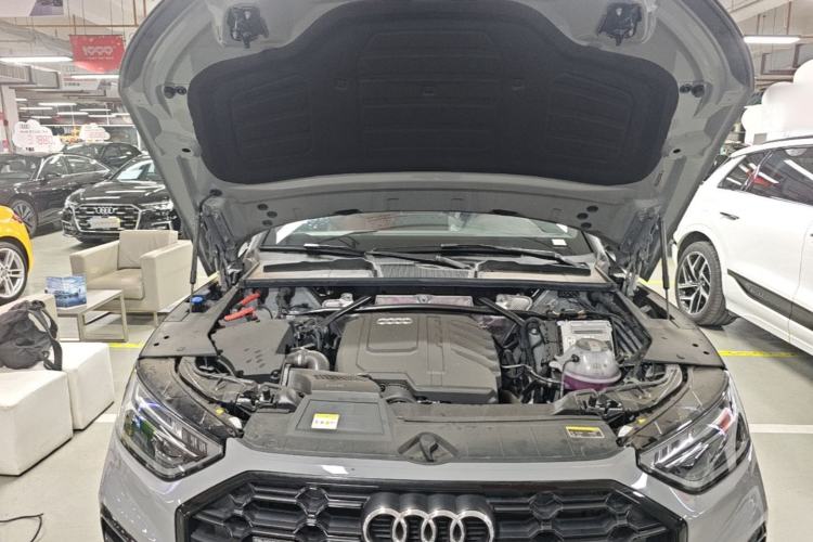 Used Audi Q5L 2025 quattro 45th Anniversary Edition 40 TFSI Luxury Dynamic Model Engine Bay