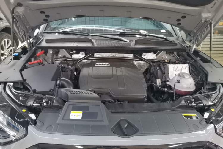 Used Audi Q5L 2025 45 TFSI Luxury Dynamic Edition Engine Bay