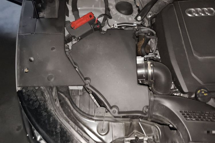 Used Audi Q5L 2025 40 TFSI Luxury Dynamic Edition Engine Bay Right