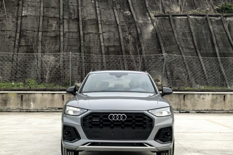 Used Audi Q5L 2025 quattro 45th Anniversary Edition 40 TFSI Luxury Dynamic Model Exterior 9