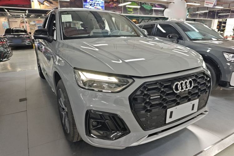 Used Audi Q5L 2025 quattro 45th Anniversary Edition 40 TFSI Luxury Dynamic Model Front Right 45 Deg