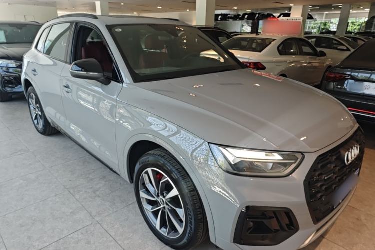 Used Audi Q5L 2025 40 TFSI Luxury Dynamic Edition Front Right 45 Deg