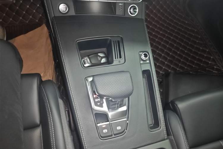 Used Audi Q5L 2025 40 TFSI Luxury Dynamic Edition Gear Lever