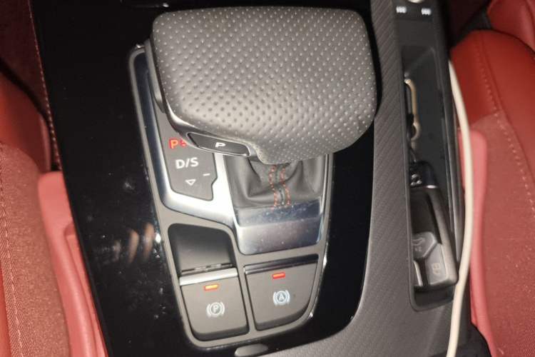 Used Audi Q5L 2025 40 TFSI Luxury Dynamic Edition Gear Lever