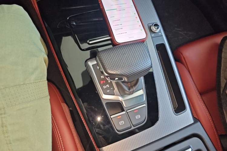 Used Audi Q5L 2025 40 TFSI Luxury Dynamic Edition Gear Lever