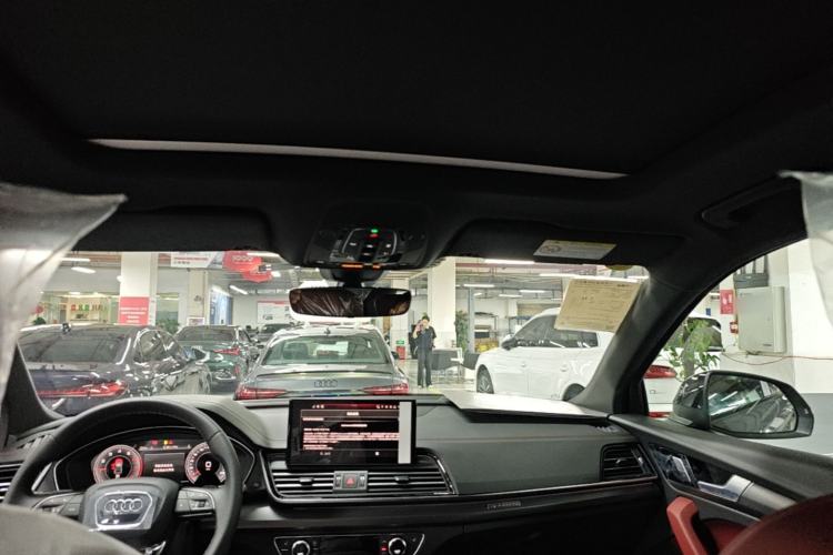 Used Audi Q5L 2025 quattro 45th Anniversary Edition 40 TFSI Luxury Dynamic Model Headliner