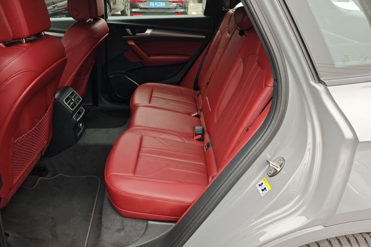 Used Audi Q5L 2025 40 TFSI Luxury Dynamic Edition Interior 4