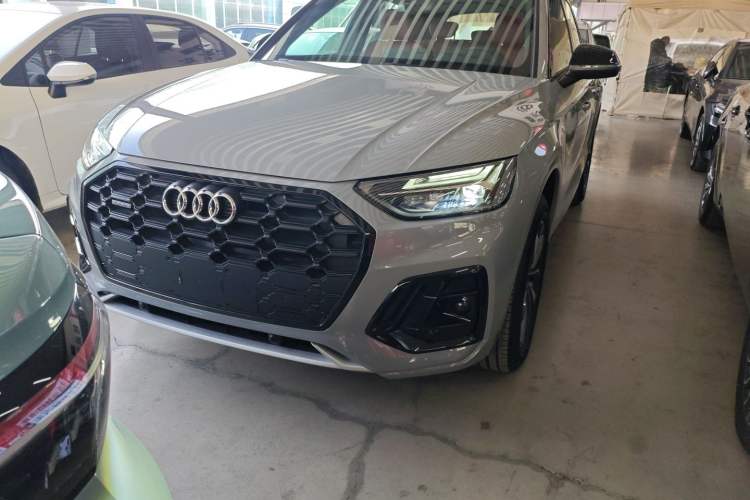 Used Audi Q5L 2025 quattro 45th Anniversary Edition 40 TFSI Luxury Dynamic Model Left Front Headlight