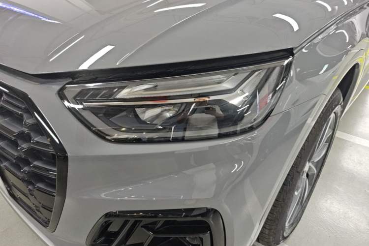 Used Audi Q5L 2025 quattro 45th Anniversary Edition 40 TFSI Luxury Dynamic Model Left Front Headlight