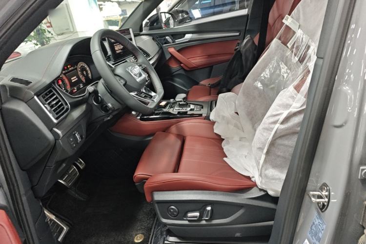 Used Audi Q5L 2025 quattro 45th Anniversary Edition 40 TFSI Luxury Dynamic Model Left Front Seat